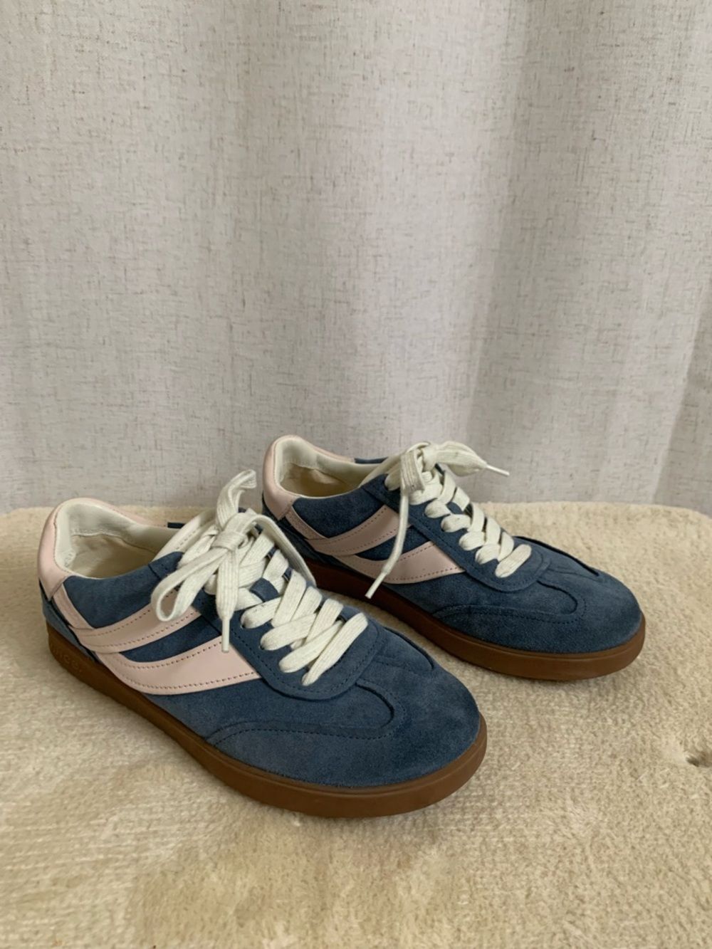 Vince. Women’s Oases Huntington Blue Suede Pink Sambas Sneakers 6.5 US